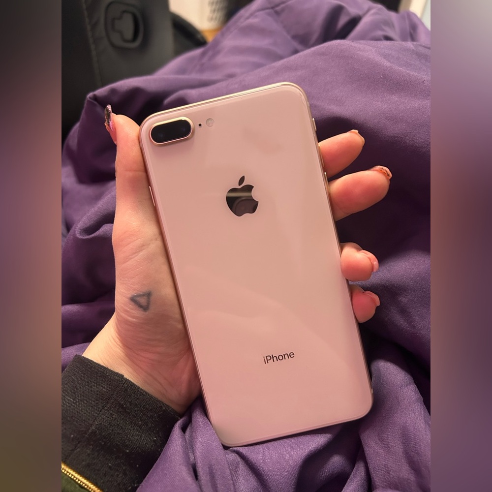 Apple iPhone 8 Plus Rose Gold 64 GB Mint Condition
